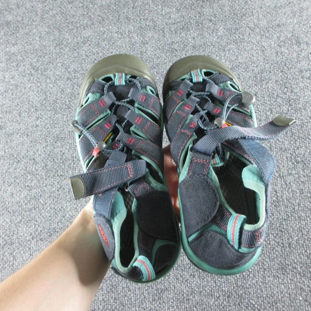 Keen Sandals Teens Size 6 Blue Webbing Closed Toe Water Hiking Trail Outdoor